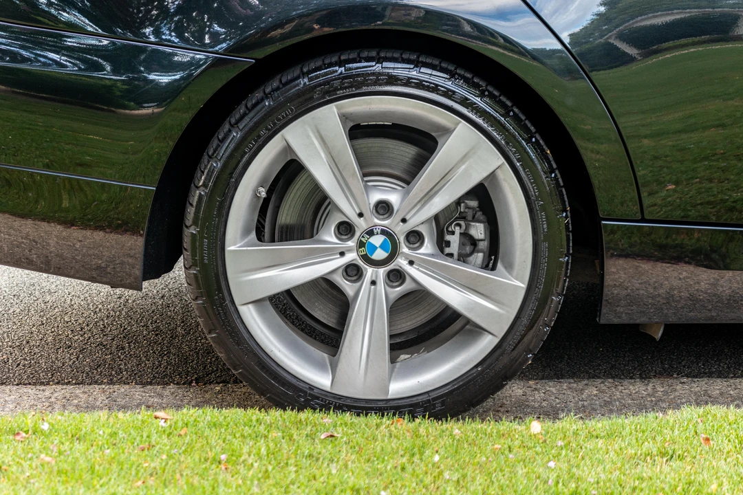 2011 BMW E90 335i Sedan - Image 19 of 31