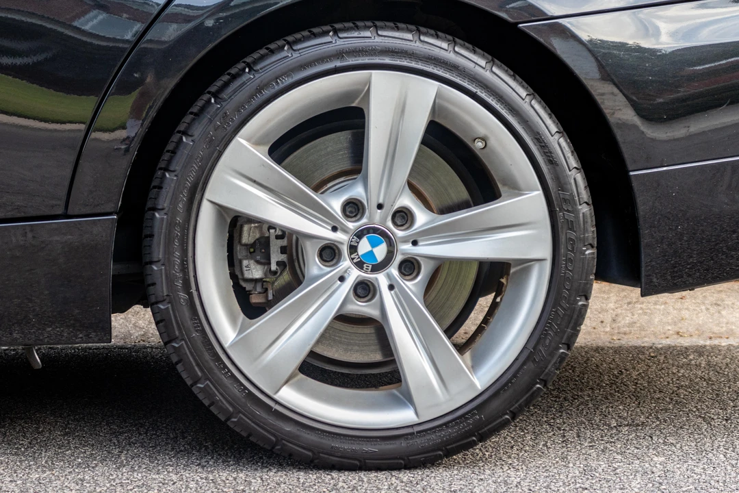 2011 BMW E90 335i Sedan - Image 18 of 31