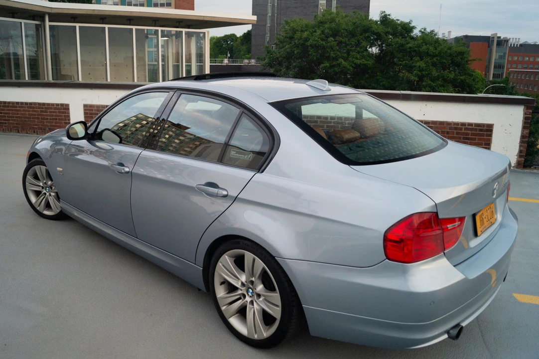 2011 BMW E90 335i Sedan - Image 10 of 31