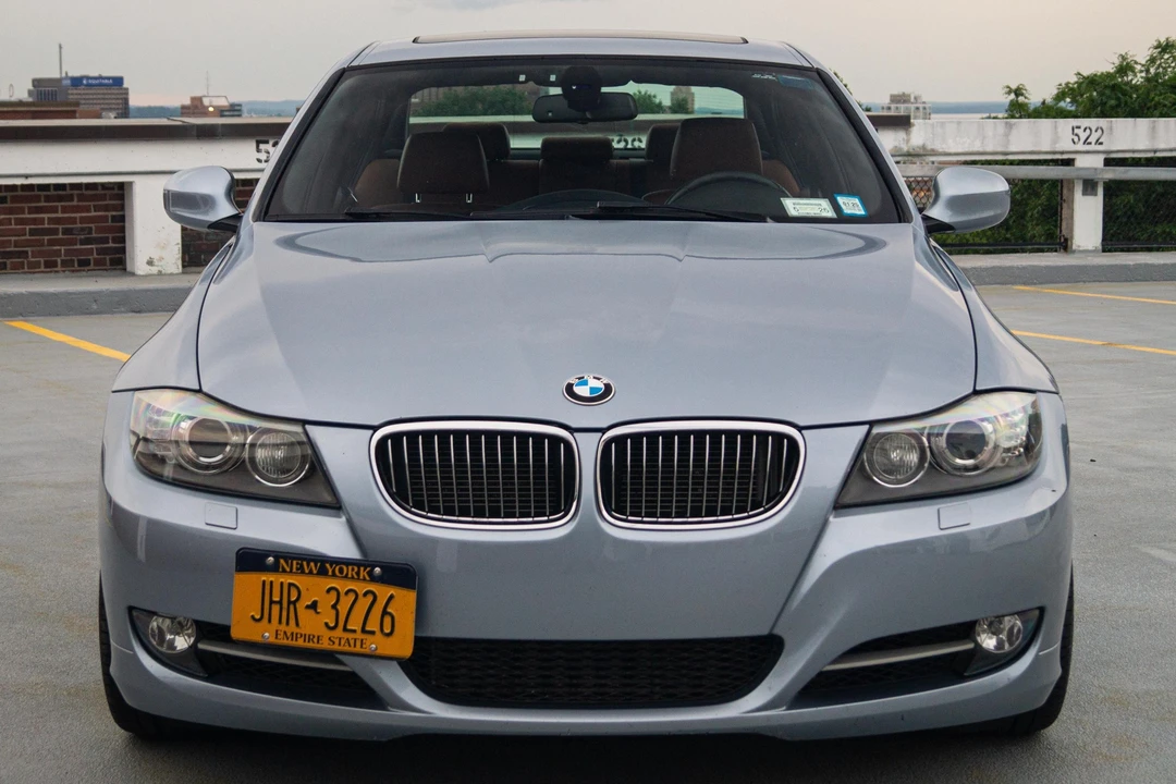 2011 BMW E90 335i Sedan - Image 2 of 31