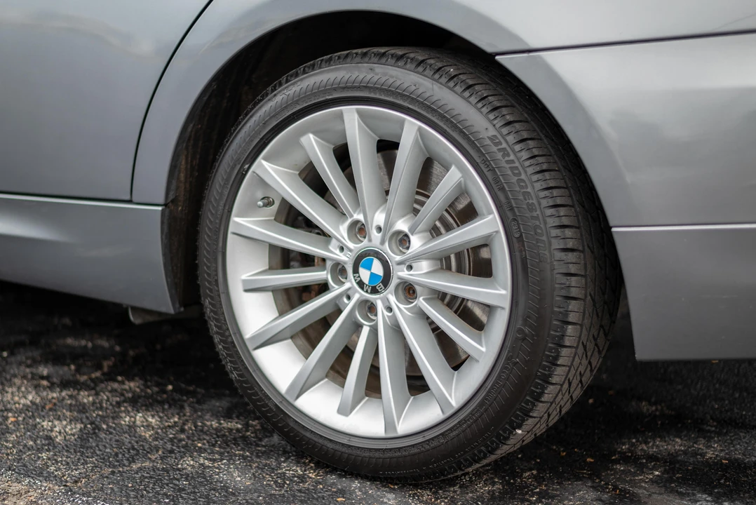 2011 BMW E90 335i Sedan - Image 13 of 31