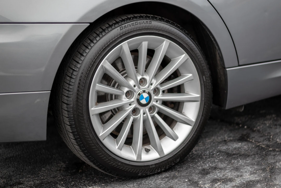 2011 BMW E90 335i Sedan - Image 14 of 31