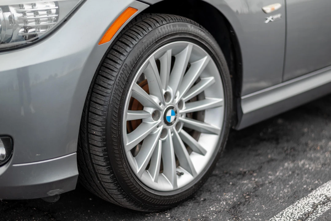 2011 BMW E90 335i Sedan - Image 10 of 31