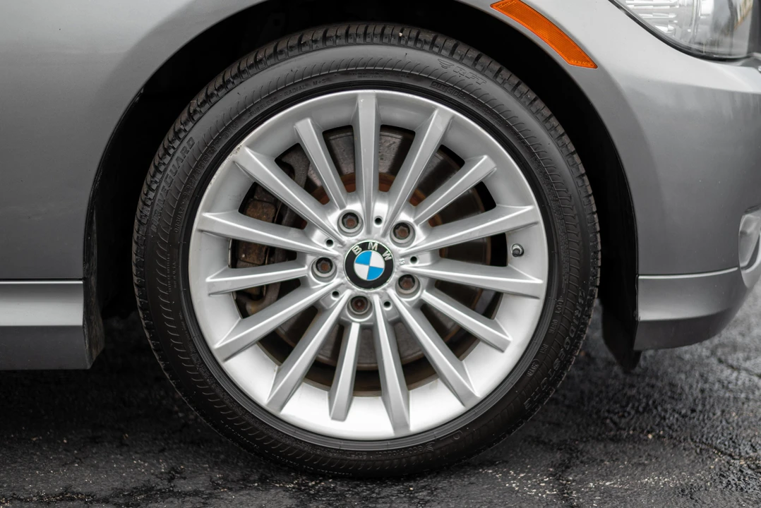 2011 BMW E90 335i Sedan - Image 15 of 31