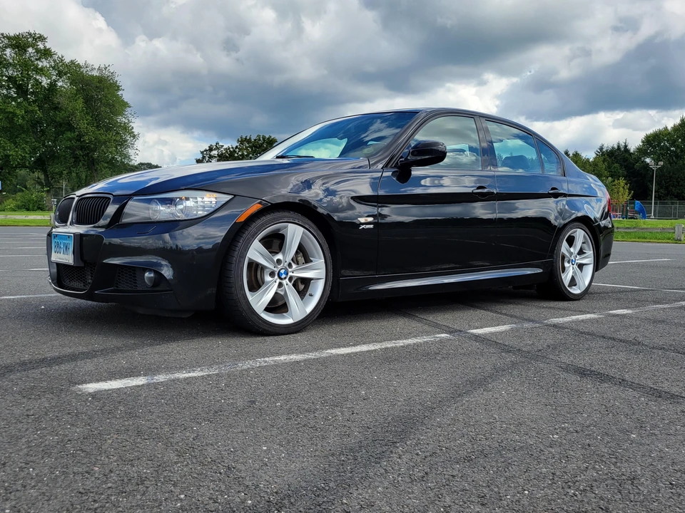2011 BMW E90 335i Sedan - Image 16 of 31