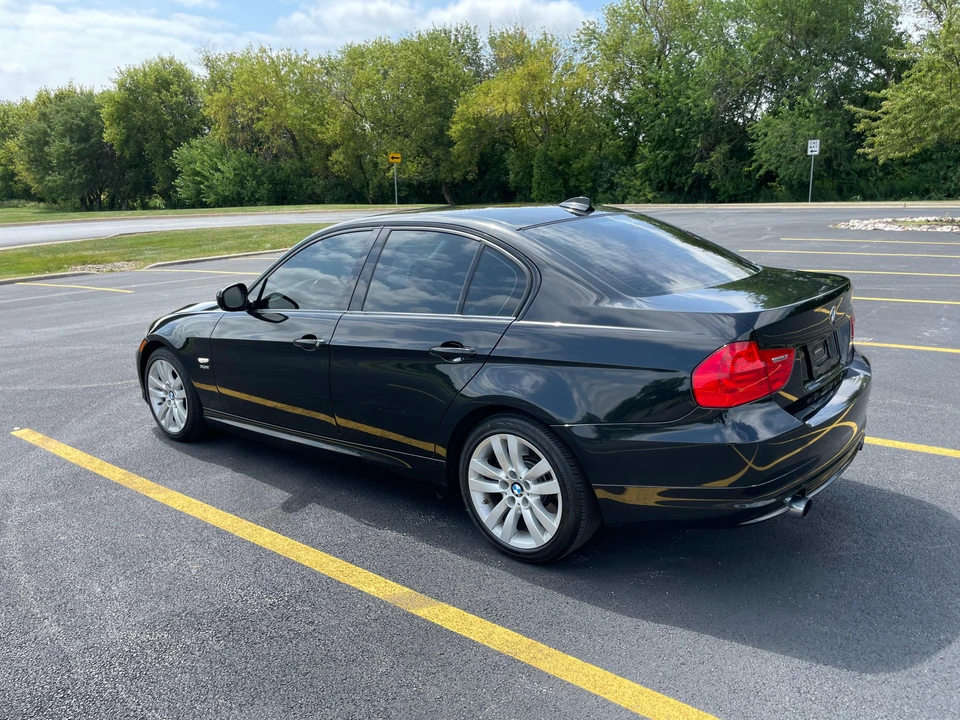 2011 BMW E90 335i Sedan - Image 10 of 31