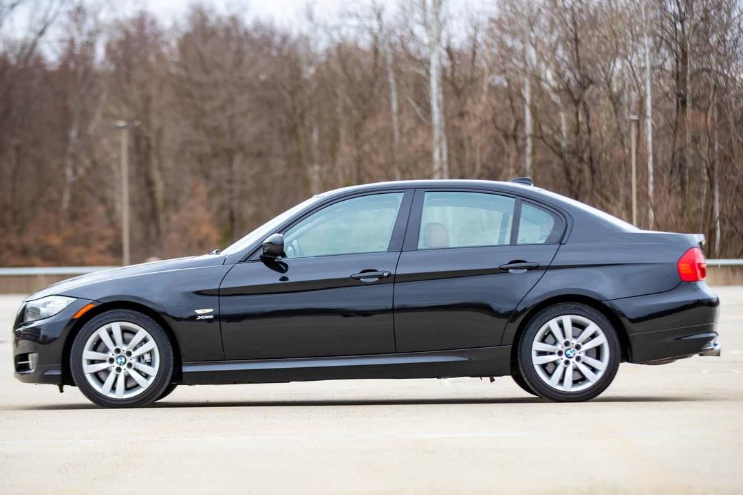 2011 BMW E90 335i Sedan - Image 10 of 31