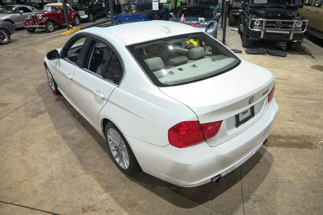 2011 BMW E90 335i Sedan - Image 16 of 21