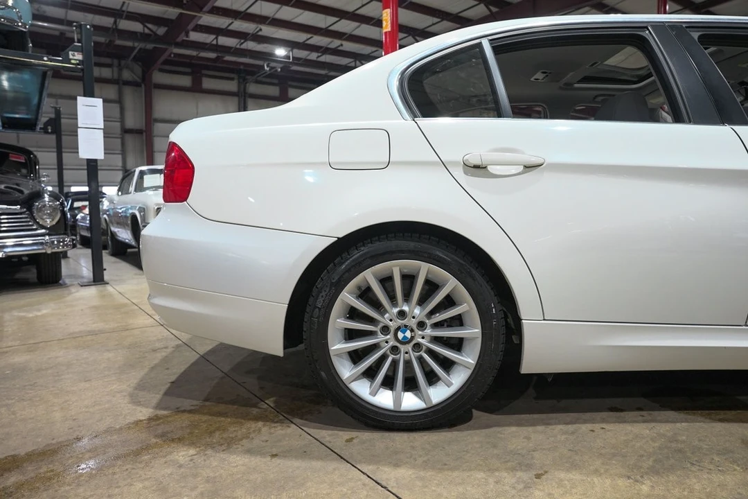 2011 BMW E90 335i Sedan - Image 9 of 21
