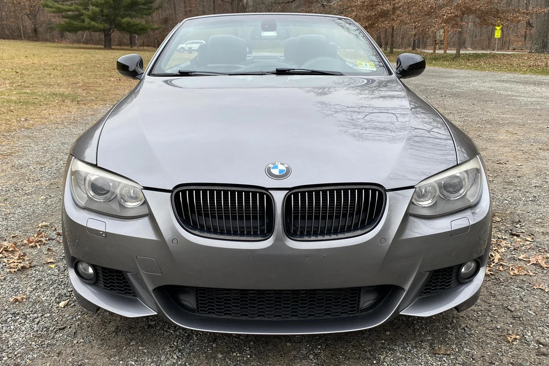 2011 BMW E93 335i Convertible - Image 2 of 10