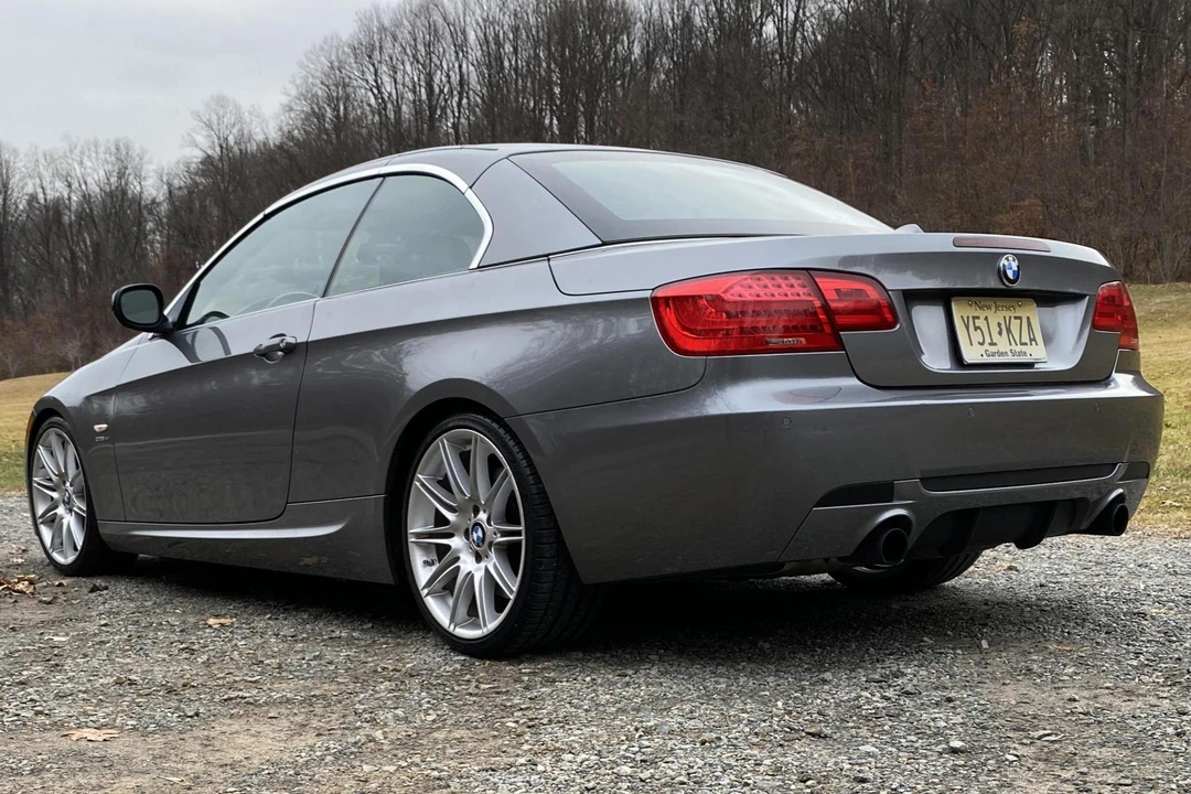 2011 BMW E93 335i Convertible - Image 4 of 10