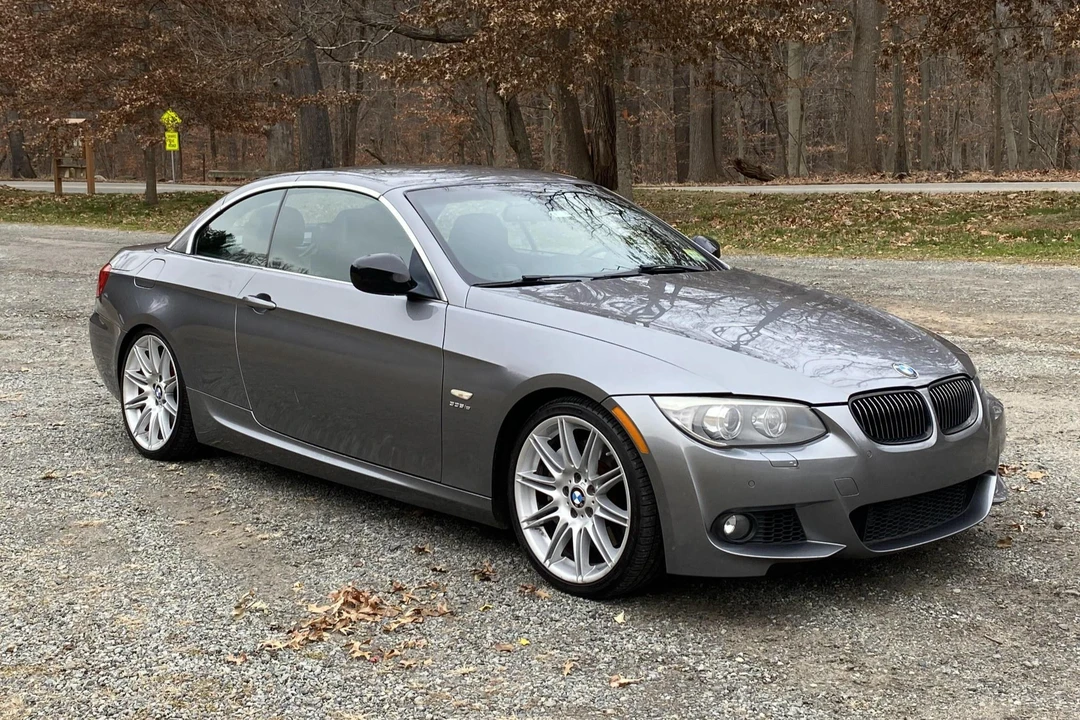 2011 BMW E93 335i Convertible - Image 10 of 10
