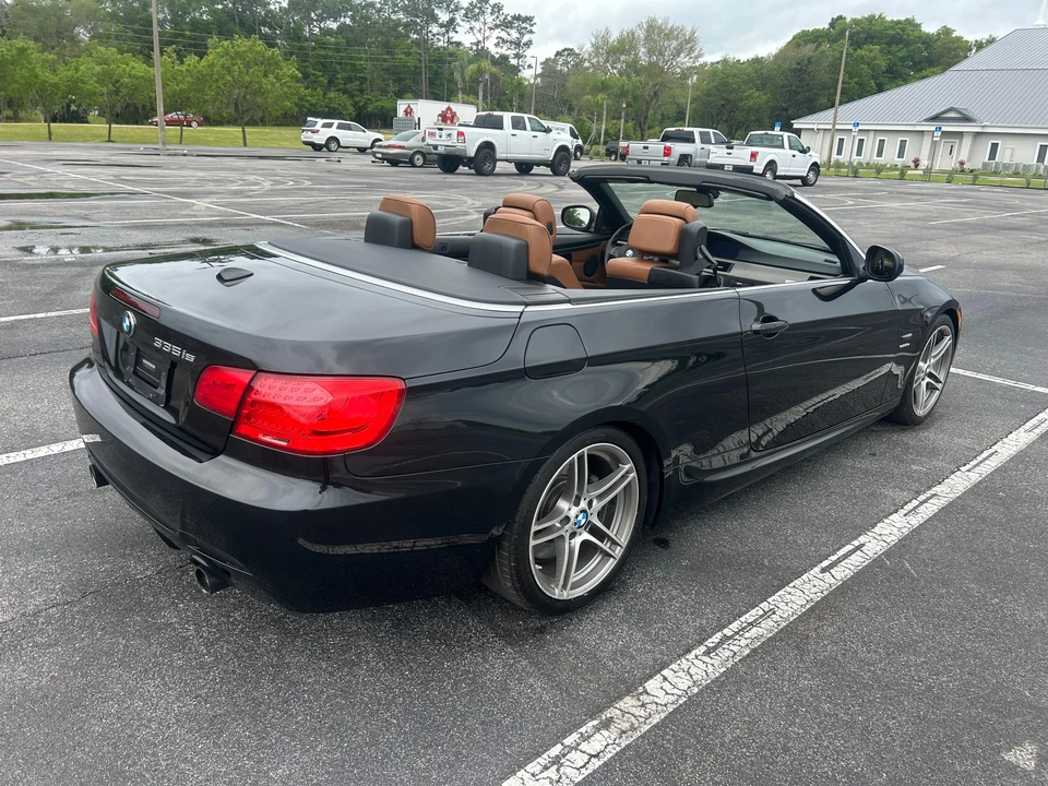 2011 BMW E93 335i Convertible - Image 16 of 31