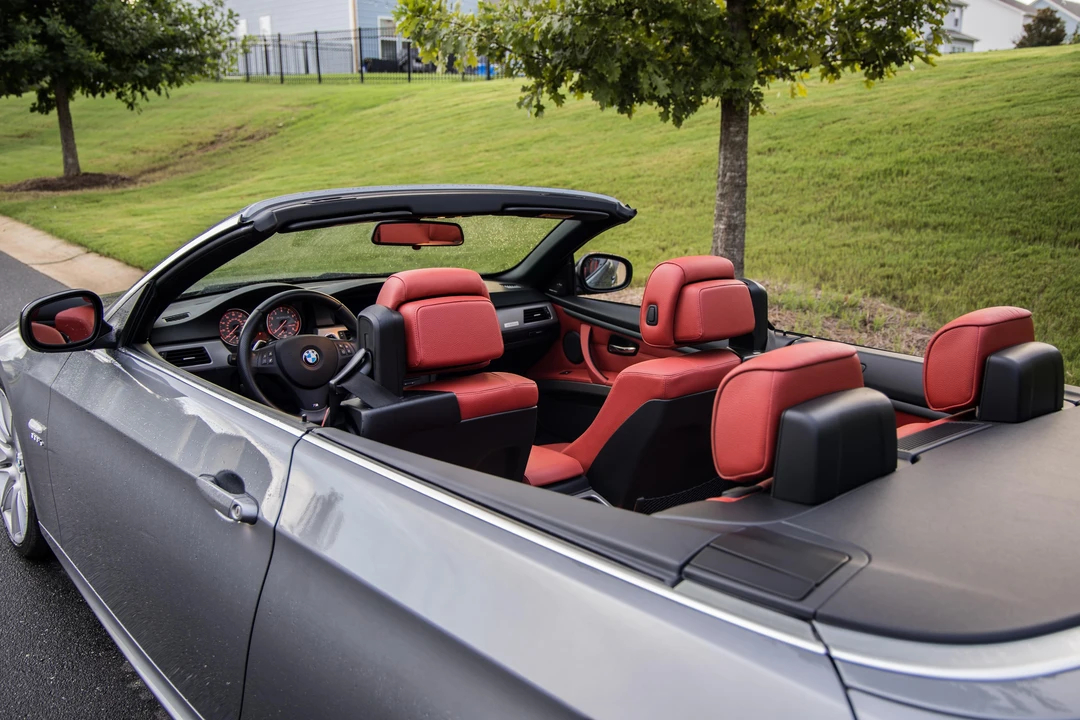 2011 BMW E93 335i Convertible - Image 20 of 31