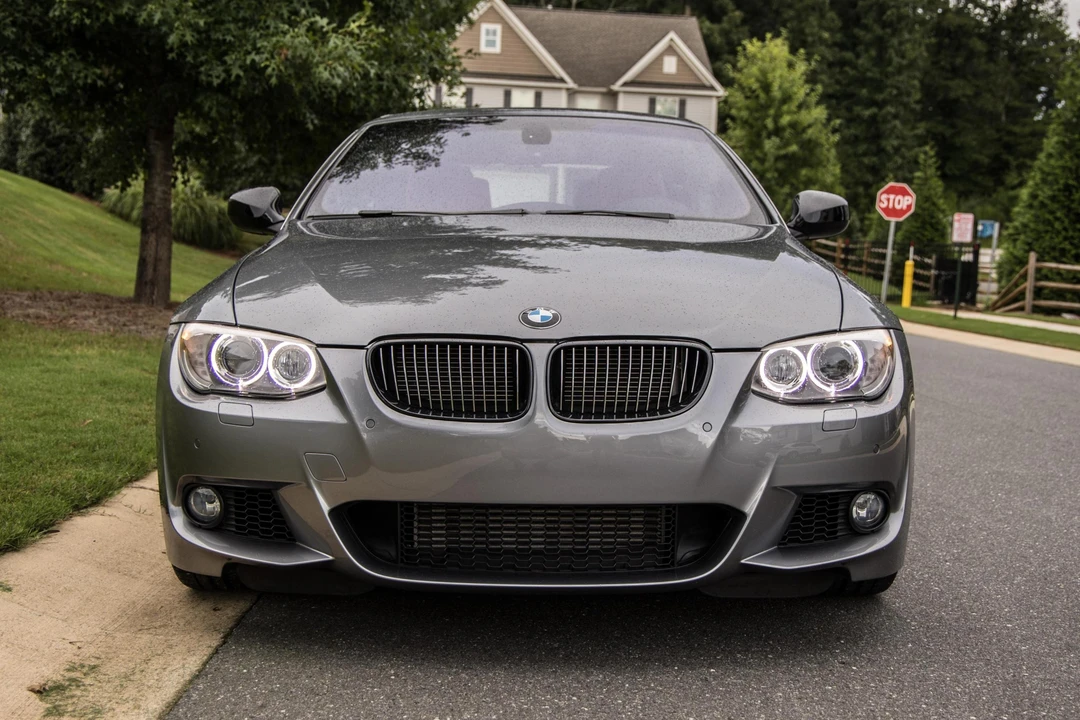 2011 BMW E93 335i Convertible - Image 2 of 31