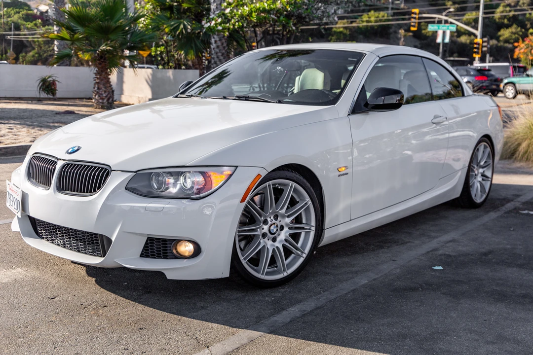 2011 BMW E93 335i Convertible - Image 12 of 31