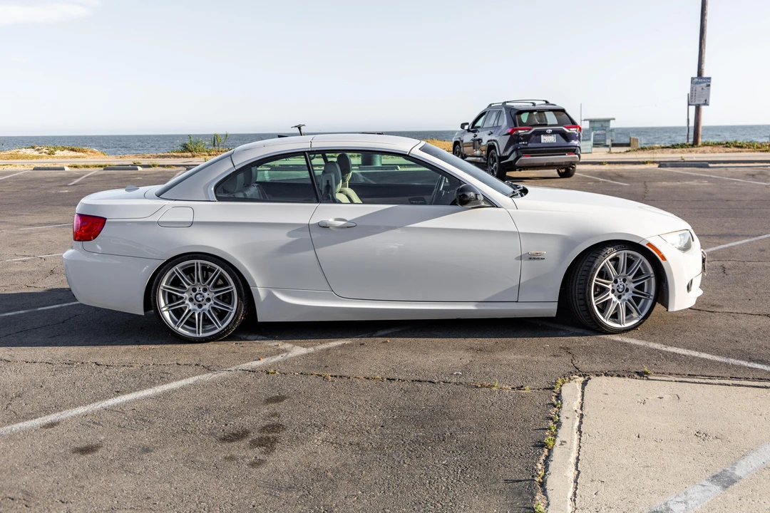 2011 BMW E93 335i Convertible - Image 18 of 31