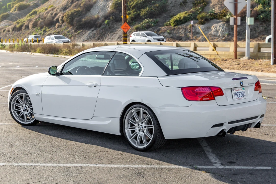 2011 BMW E93 335i Convertible - Image 15 of 31