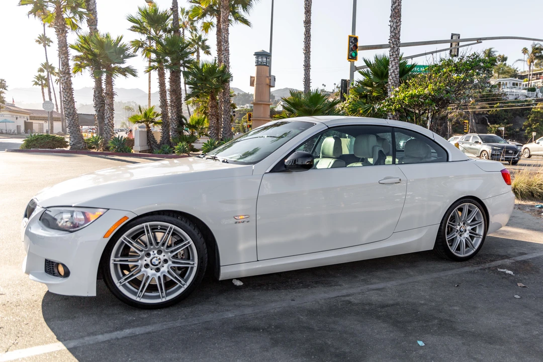 2011 BMW E93 335i Convertible - Image 14 of 31
