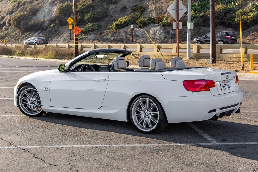 2011 BMW E93 335i Convertible - Image 8 of 31