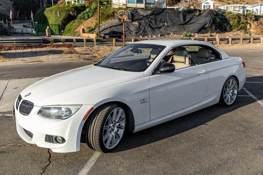 2011 BMW E93 335i Convertible - Image 13 of 31