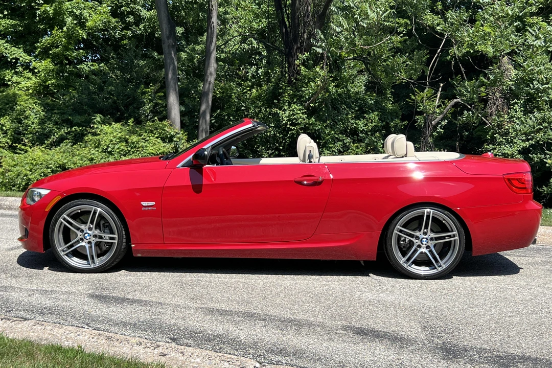 2011 BMW E93 335i Convertible - Image 3 of 5