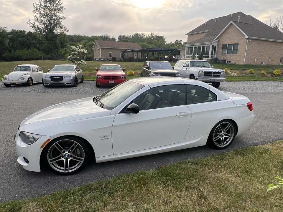 2011 BMW E93 335i Convertible - Image 8 of 31