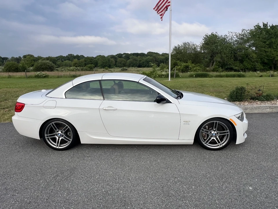 2011 BMW E93 335i Convertible - Image 17 of 31