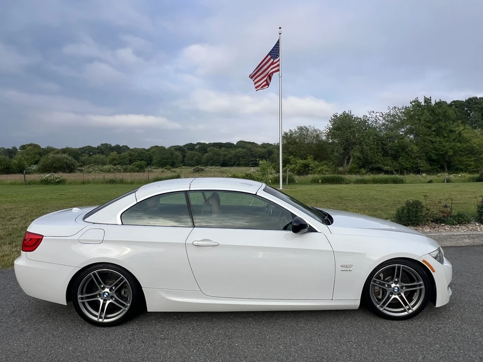 2011 BMW E93 335i Convertible - Image 18 of 31