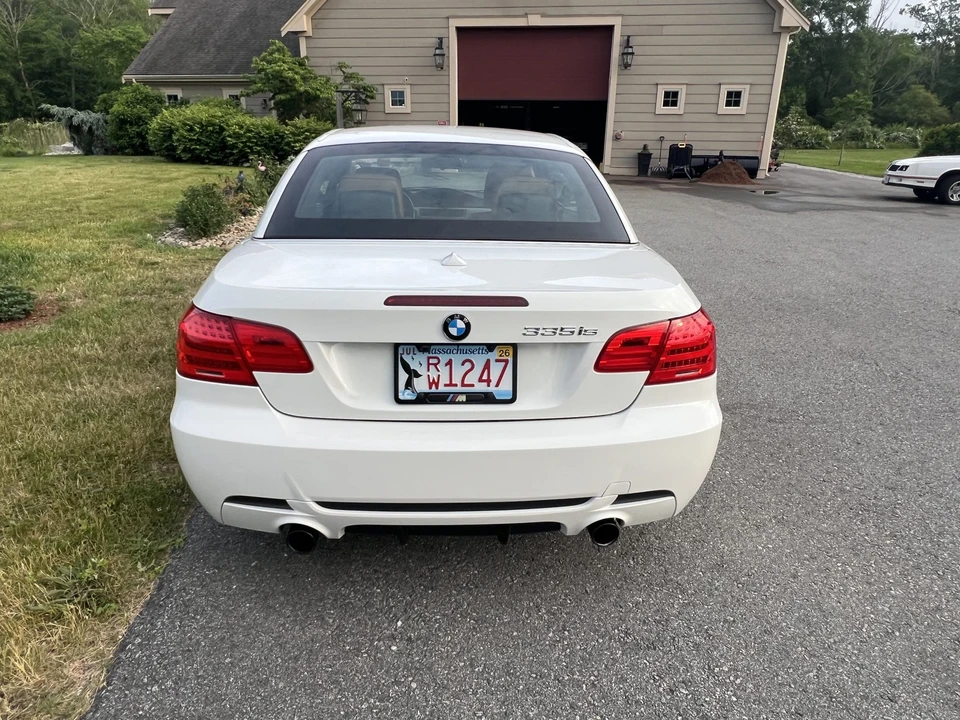 2011 BMW E93 335i Convertible - Image 11 of 31