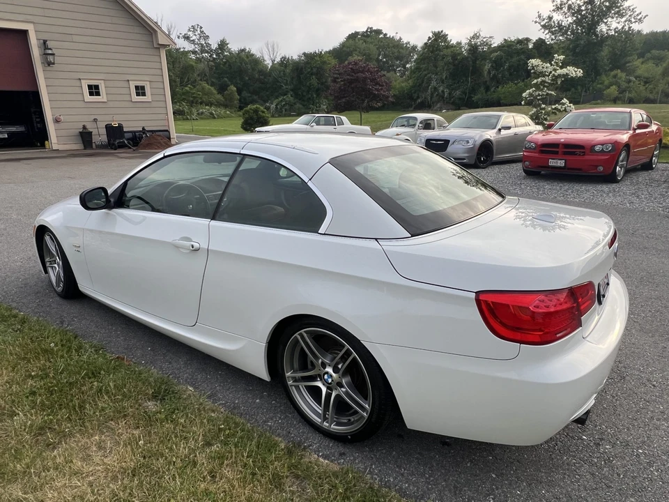 2011 BMW E93 335i Convertible - Image 9 of 31
