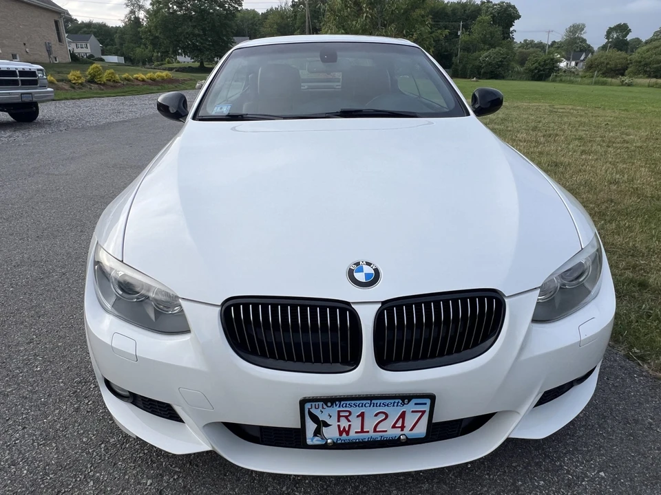 2011 BMW E93 335i Convertible - Image 3 of 31