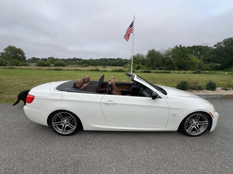 2011 BMW E93 335i Convertible - Image 20 of 31