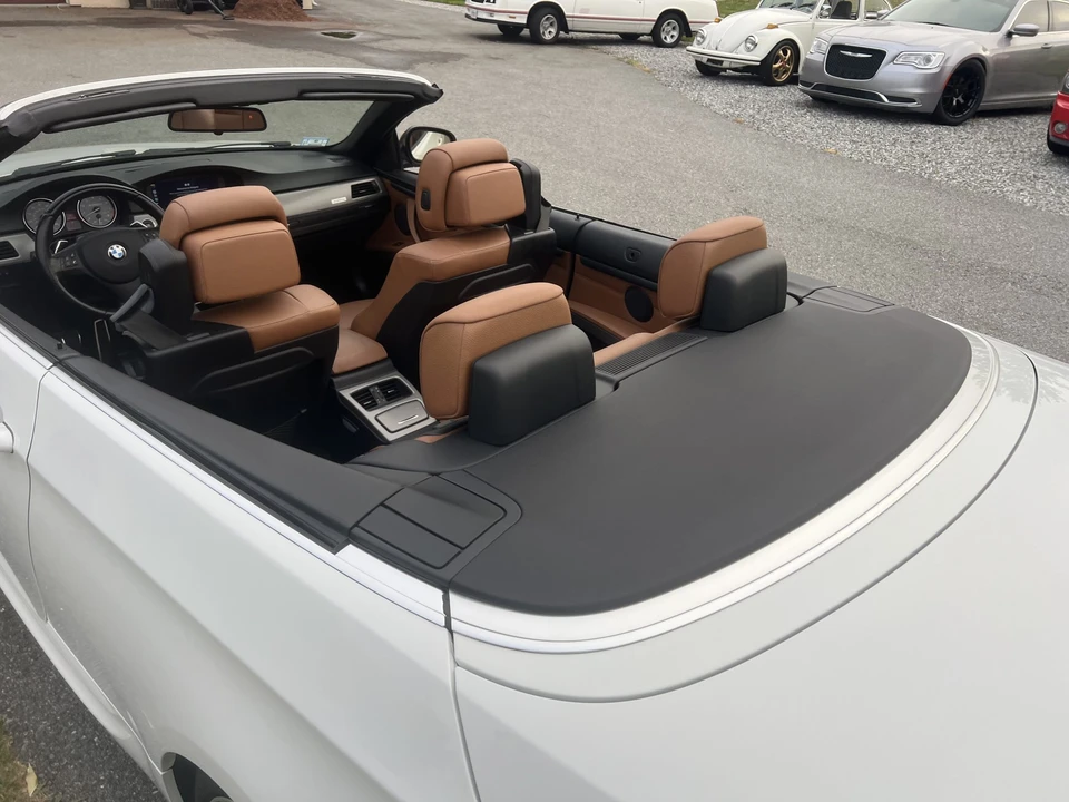 2011 BMW E93 335i Convertible - Image 30 of 31
