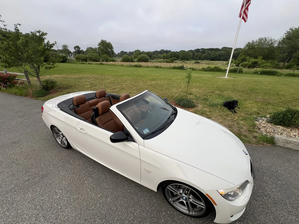 2011 BMW E93 335i Convertible - Image 23 of 31