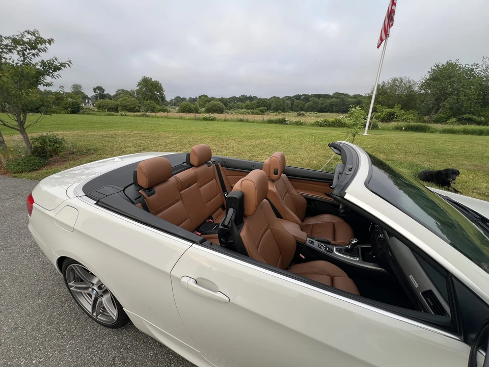 2011 BMW E93 335i Convertible - Image 25 of 31
