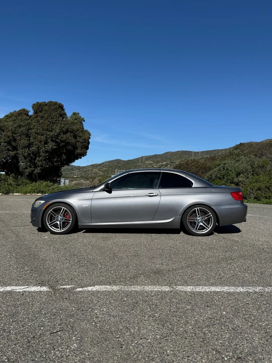 2011 BMW E93 335i Convertible - Image 14 of 31