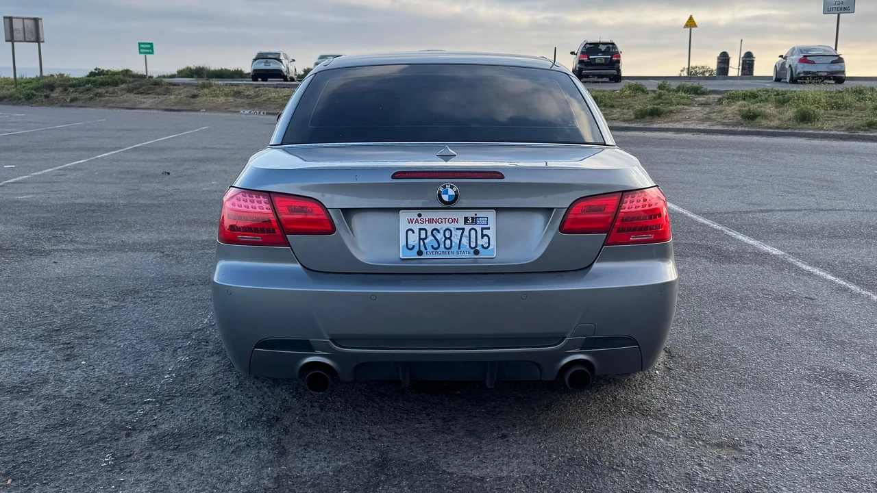 2011 BMW E93 335i Convertible - Image 18 of 31