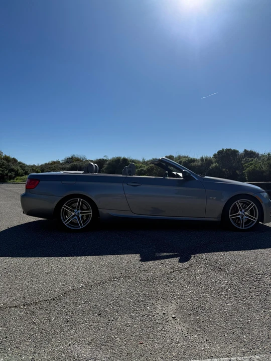 2011 BMW E93 335i Convertible - Image 8 of 31