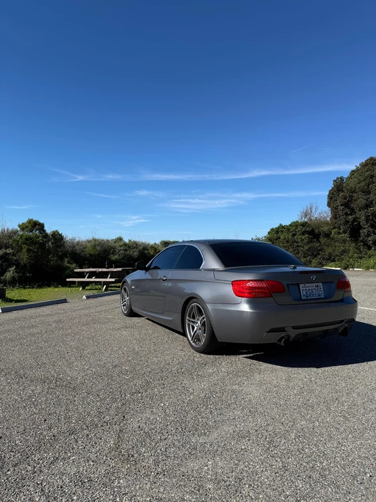 2011 BMW E93 335i Convertible - Image 16 of 31