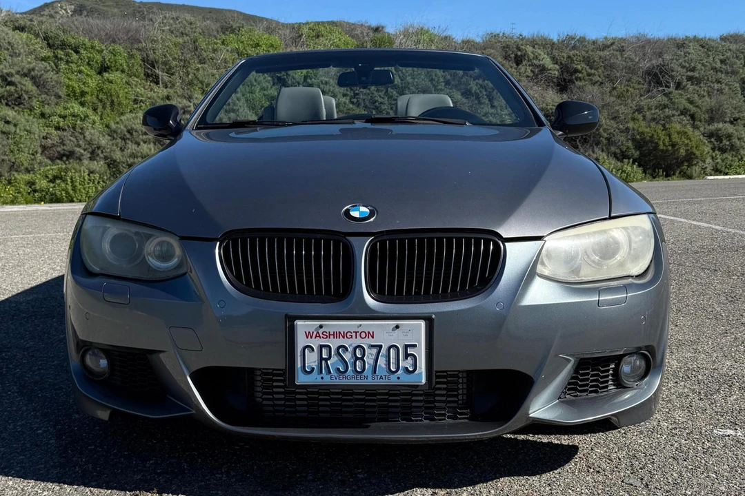 2011 BMW E93 335i Convertible - Image 2 of 31
