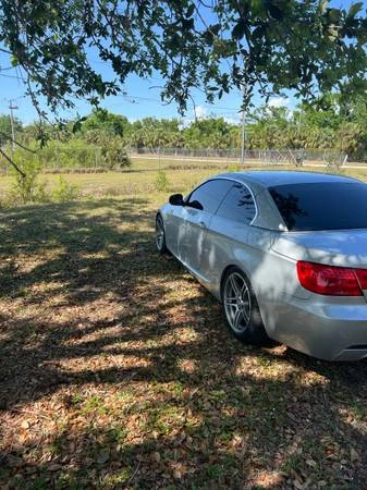 2011 BMW E93 335i Convertible - Image 5 of 10