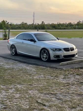 2011 BMW E93 335i Convertible - Image 7 of 10