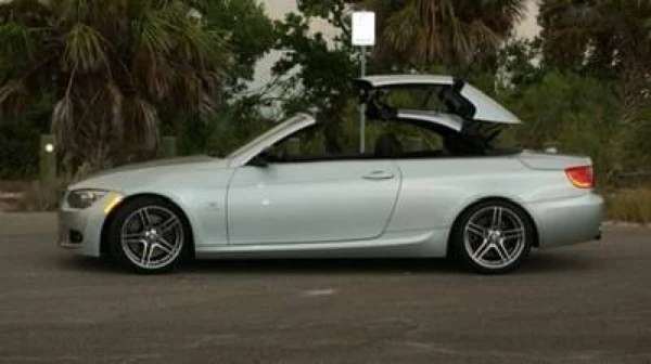 2011 BMW E93 335i Convertible - Image 10 of 10