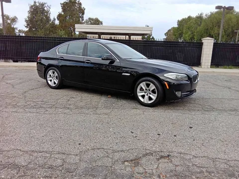 2011 BMW 5 Series 528i Sedan 4D