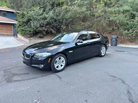 2011 BMW 5 Series 528i Sedan 4D