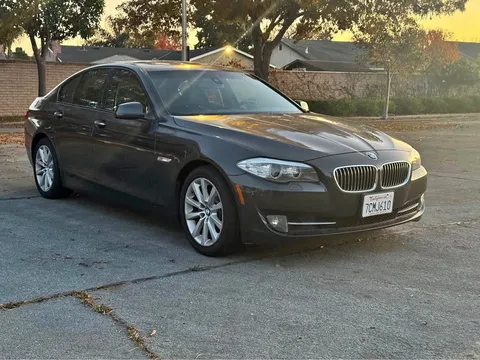 2011 BMW 5 Series 528i Sedan