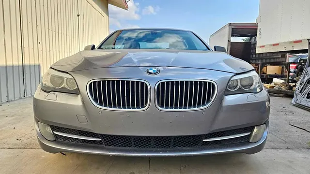 2011 BMW 5 Series 528i Sedan 4D