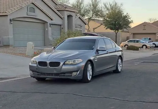 2011 BMW 5 Series 528i Sedan 4D