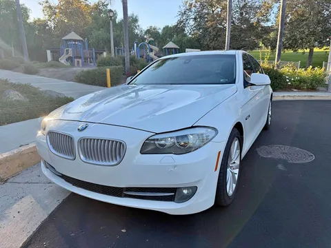 2011 BMW 5 Series 528i Sedan 4D